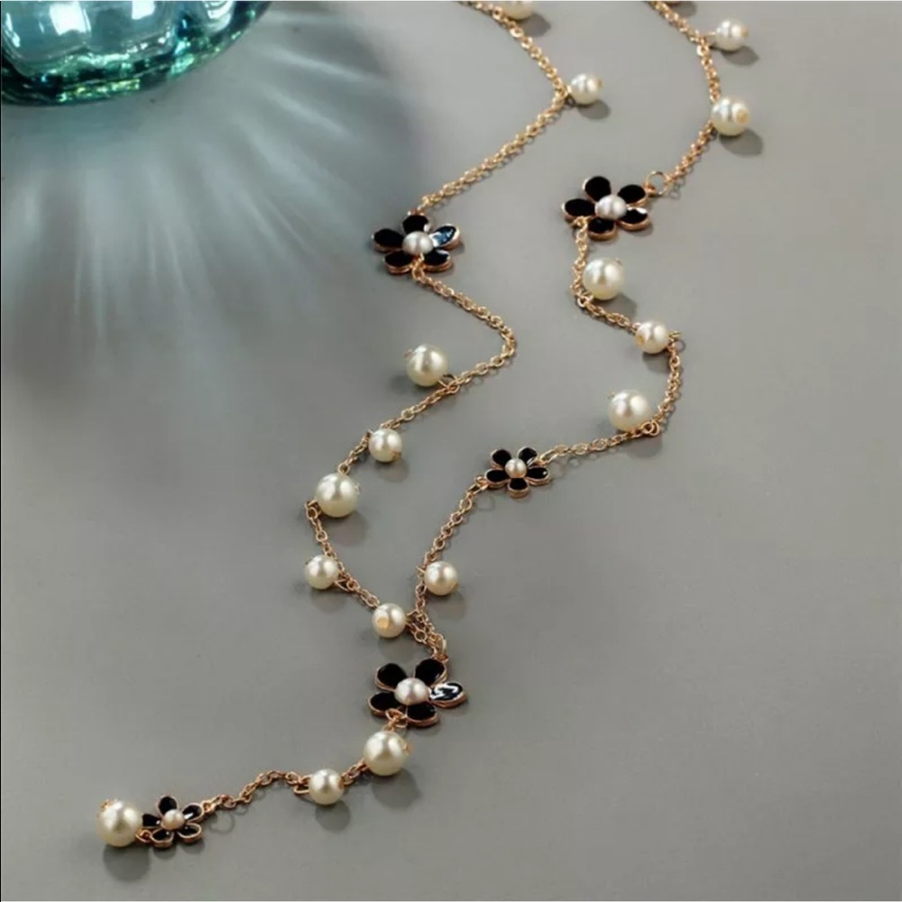 Chain pearl flower coco necklace CC design - Picture 2 of 8